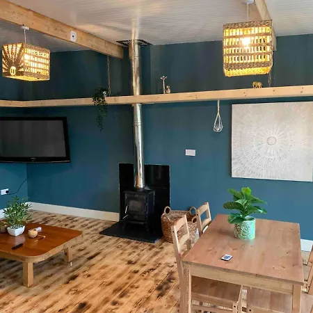 The Cosy Castaway * Wexford